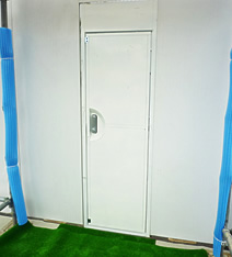 プラットウォールドアEXワイド 三共 製 足場材